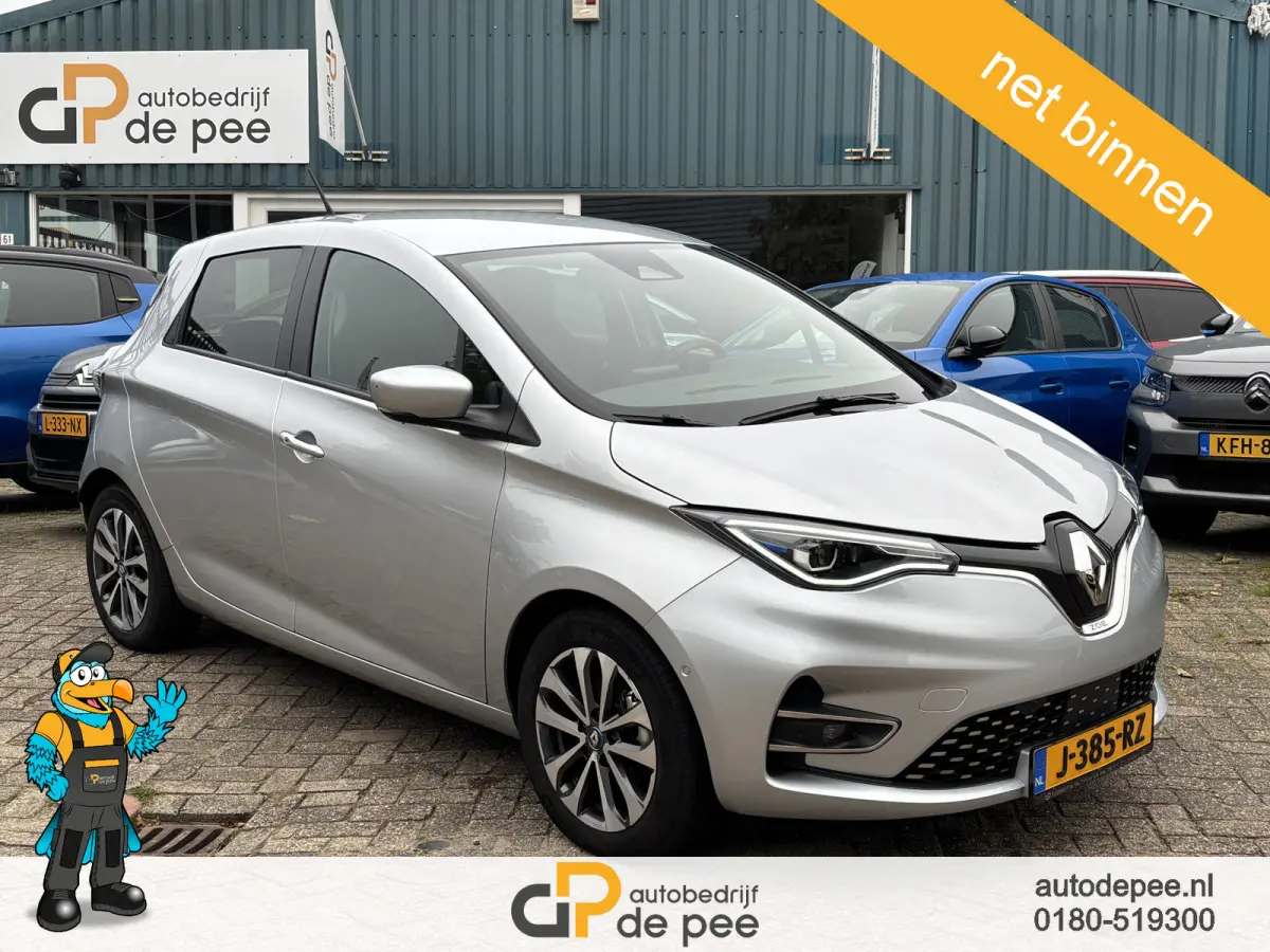 R135 Intens 52 kWh GARANTIE/HUURACCU SOH 92%/CCS/SENS.V+A/CAMERA/CRUISE/CLIMA/CARPLAY/LICHTMETAAL rijklaarprijs!