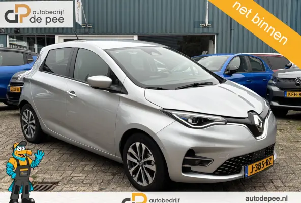 R135 Intens 52 kWh GARANTIE/HUURACCU SOH 92%/CCS/SENS.V+A/CAMERA/CRUISE/CLIMA/CARPLAY/LICHTMETAAL rijklaarprijs!