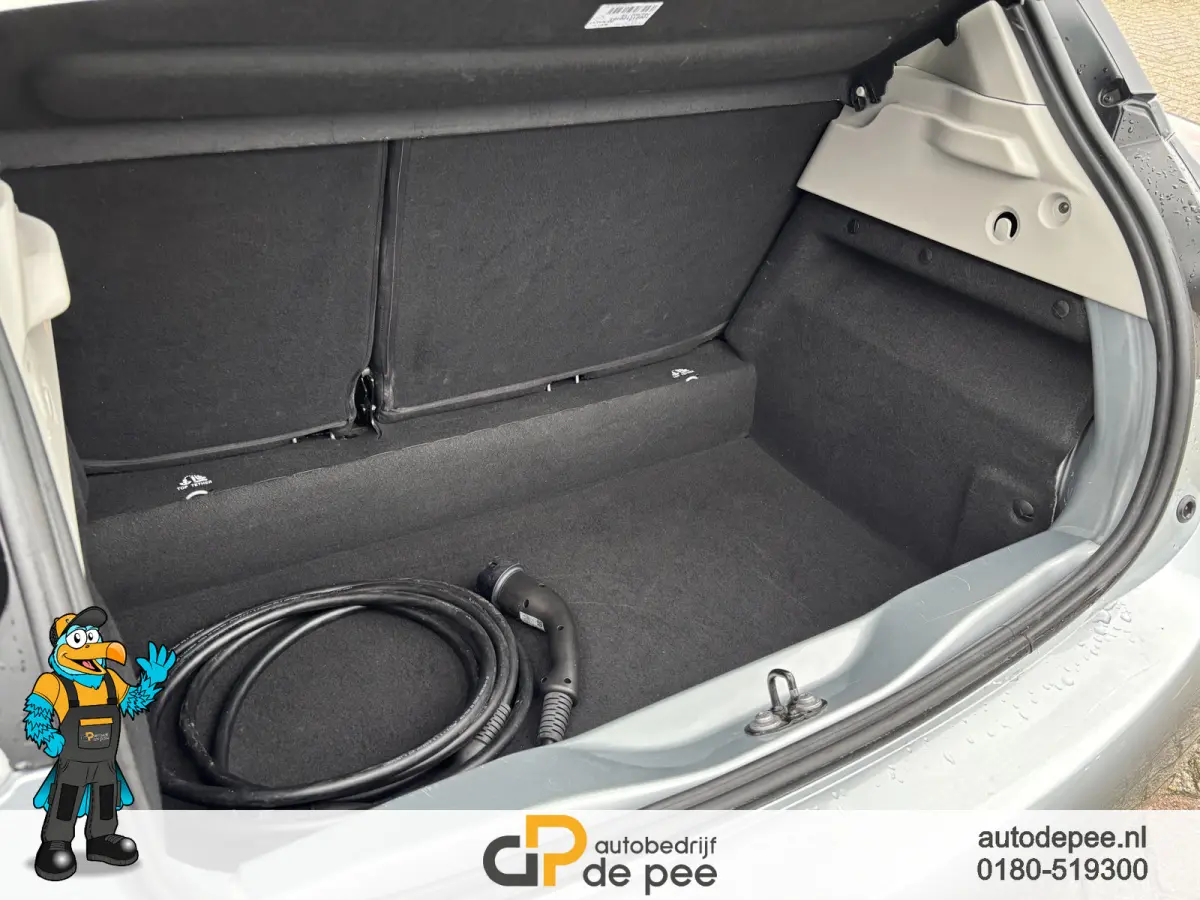 R135 Intens 52 kWh GARANTIE/HUURACCU SOH 92%/CCS/SENS.V+A/CAMERA/CRUISE/CLIMA/CARPLAY/LICHTMETAAL rijklaarprijs!
