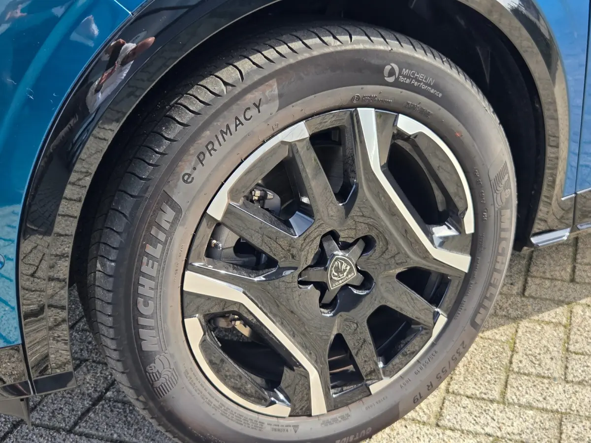 GT | Adaptieve cruise control met Stop&Go functie | LED 3D-achterlichten | Pack Safety Plus