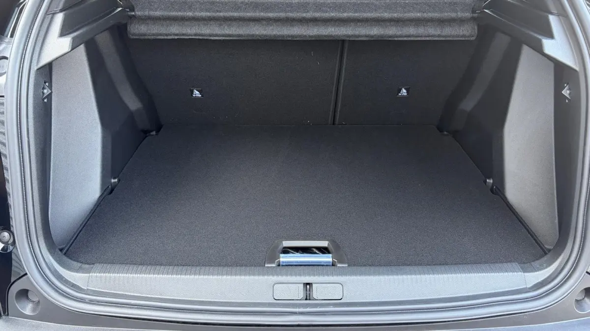 GT | Active Safety Brake met camera en radar (automatisch noodremsysteem) met Distance Alert (waarschuwing dreigende aanrijding) | Advanced Active Safety Brake met camera en radar | Climate 