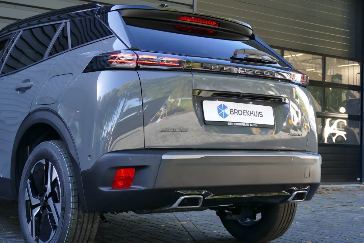 GT | Active Safety Brake met camera en radar (automatisch noodremsysteem) met Distance Alert (waarschuwing dreigende aanrijding) | Advanced Active Safety Brake met camera en radar | Climate 