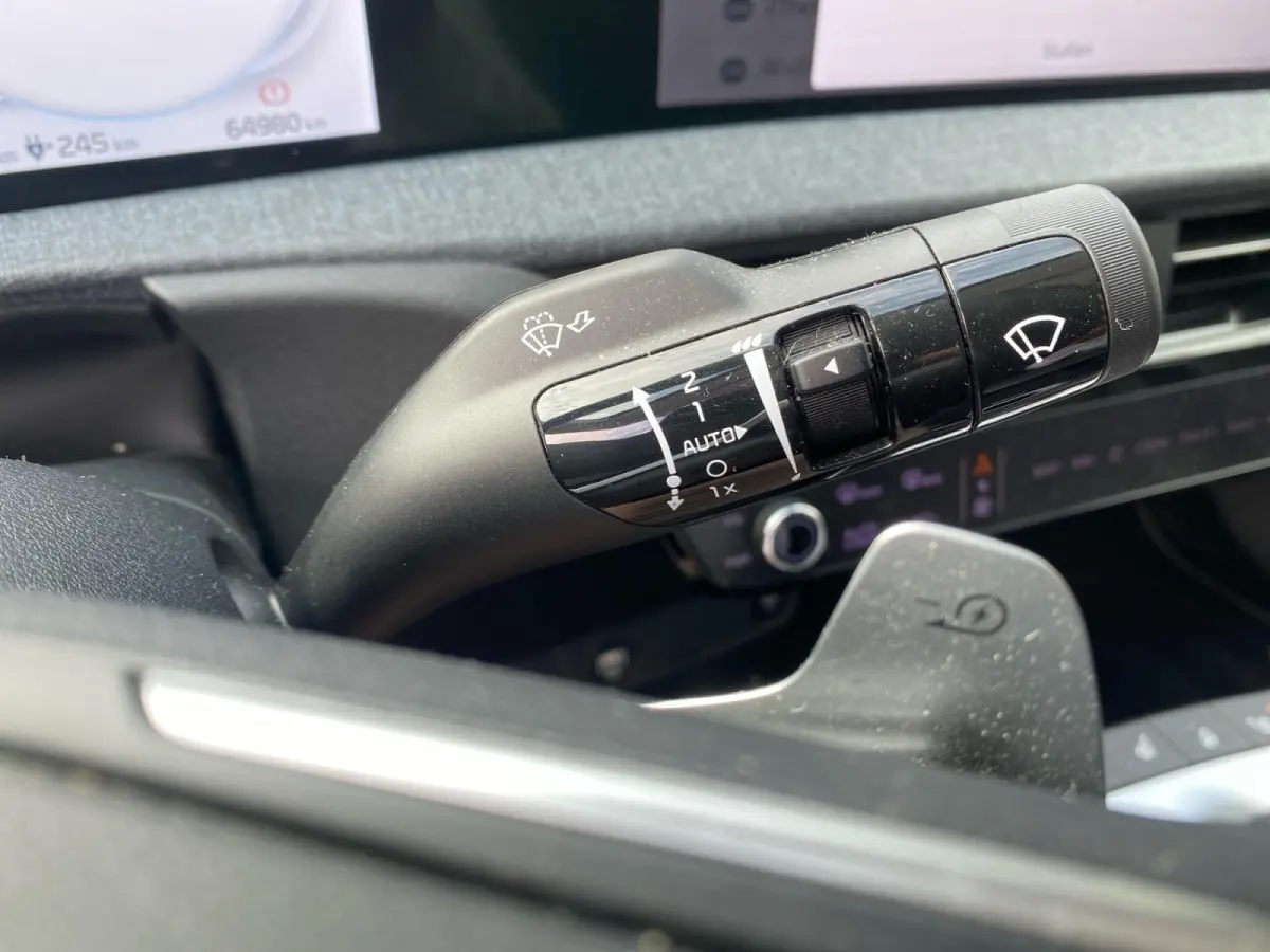 Air 58 kWh | Climate control | Navigatie | Parkeercamera | LM-velgen 19 inch | Adaptive cruise control | Line-assist | Dodehoek detectie |