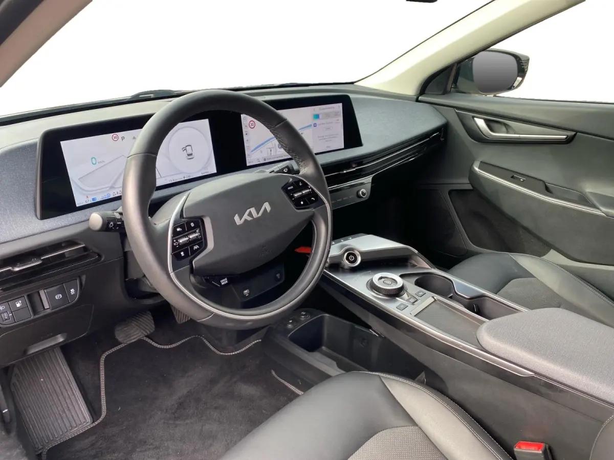 Air 58 kWh | Climate control | Navigatie | Parkeercamera | LM-velgen 19 inch | Adaptive cruise control | Line-assist | Dodehoek detectie |