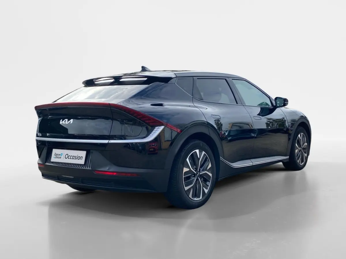 Air 58 kWh | Climate control | Navigatie | Parkeercamera | LM-velgen 19 inch | Adaptive cruise control | Line-assist | Dodehoek detectie |