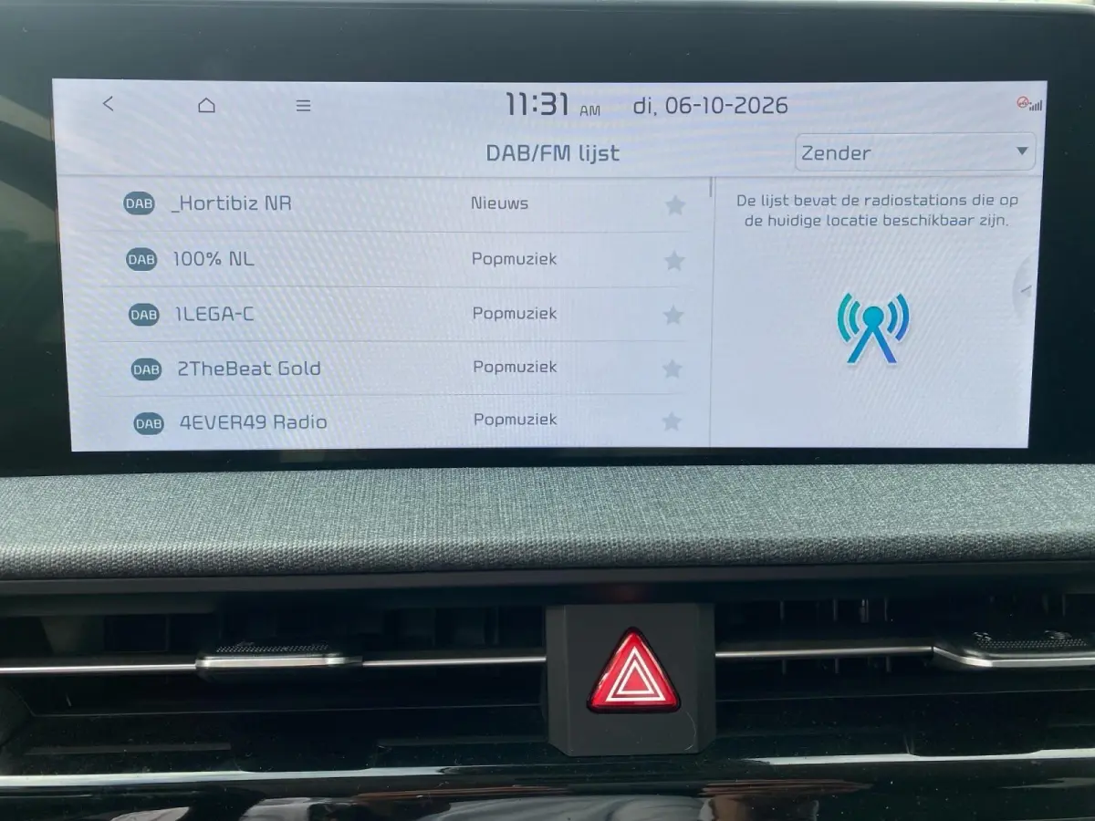 Air 58 kWh | Climate control | Navigatie | Parkeercamera | LM-velgen 19 inch | Adaptive cruise control | Line-assist | Dodehoek detectie |