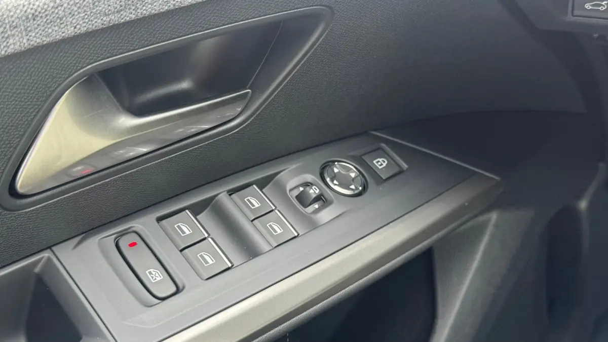 GT Exclusive | Adaptieve cruise control met Stop&Go functie | Elektrische parkeerrem | Extra getinte achterste zijruiten en achterruit