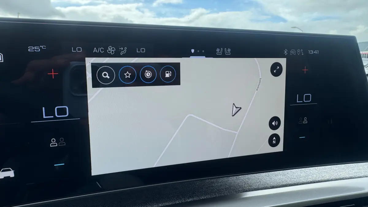 GT Exclusive | Adaptieve cruise control met Stop&Go functie | Elektrische parkeerrem | Extra getinte achterste zijruiten en achterruit