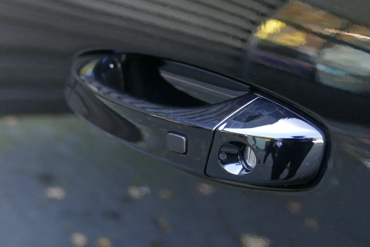 GS | 17" Lichtmetalen velgen in Zwart met 215/60 R17 banden | Achteruitrijcamera | Dode hoek waarschuwing