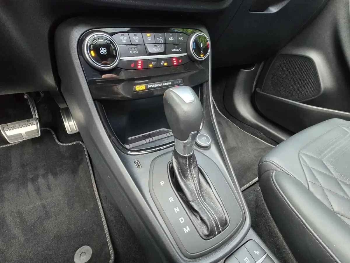 1.0 EcoBoost ST-Line X Vignale Panoramadak Lederen massage stoelen Zeldzame en luxe uitvoering !