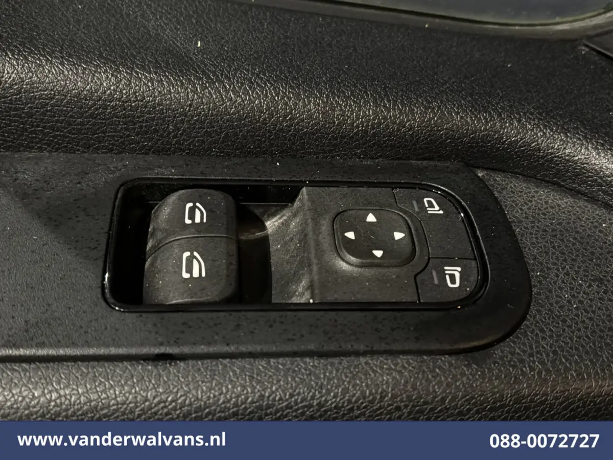 317 CDI 170pk L2H1 Euro6 Airco | Camera | Navigatie | 2800kg Trekhaak | Apple Carplay Android Auto, Stoelverwarming, 270 Graden Achterdeuren, Parkeersensoren, Bijrijdersbank