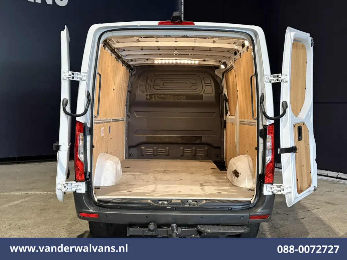 317 CDI 170pk L2H1 Euro6 Airco | Camera | Navigatie | 2800kg Trekhaak | Apple Carplay Android Auto, Stoelverwarming, 270 Graden Achterdeuren, Parkeersensoren, Bijrijdersbank