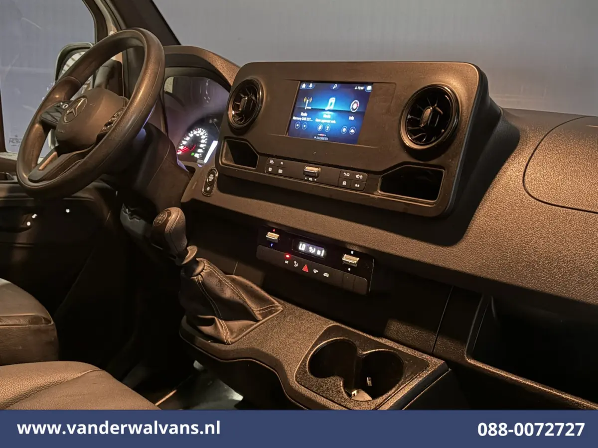 317 CDI 170pk L2H1 Euro6 Airco | Camera | Navigatie | 2800kg Trekhaak | Apple Carplay Android Auto, Stoelverwarming, 270 Graden Achterdeuren, Parkeersensoren, Bijrijdersbank