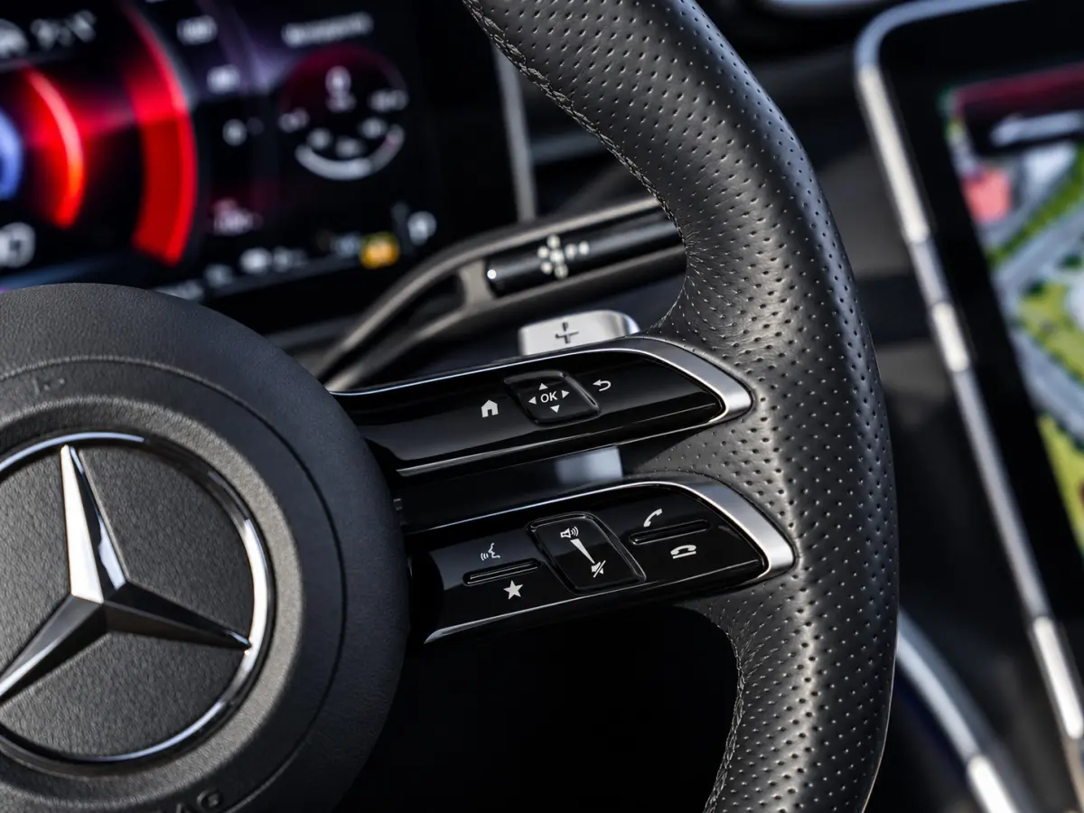 C300e AMG|PANO|BURMESTER|MASSAGE|360°|18''