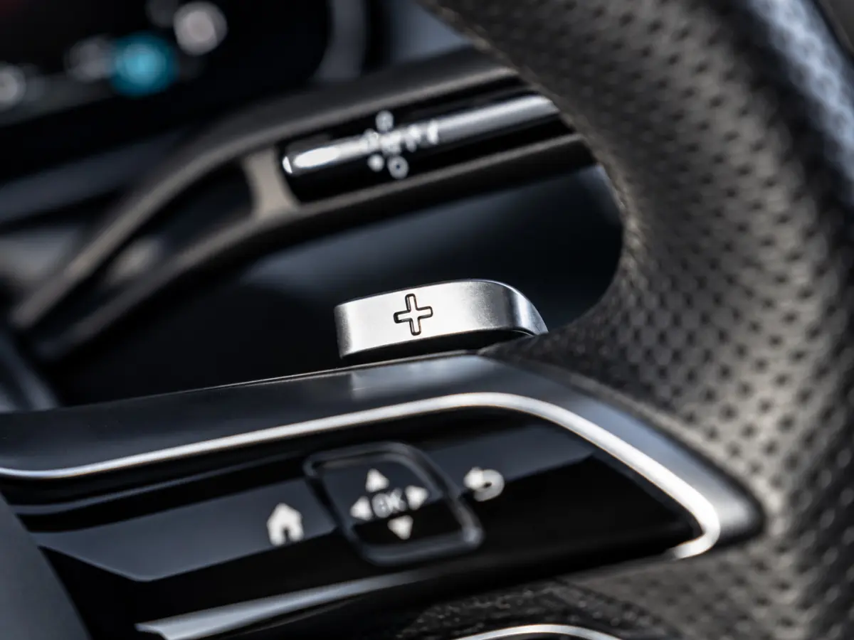 C300e AMG|PANO|BURMESTER|MASSAGE|360°|18''