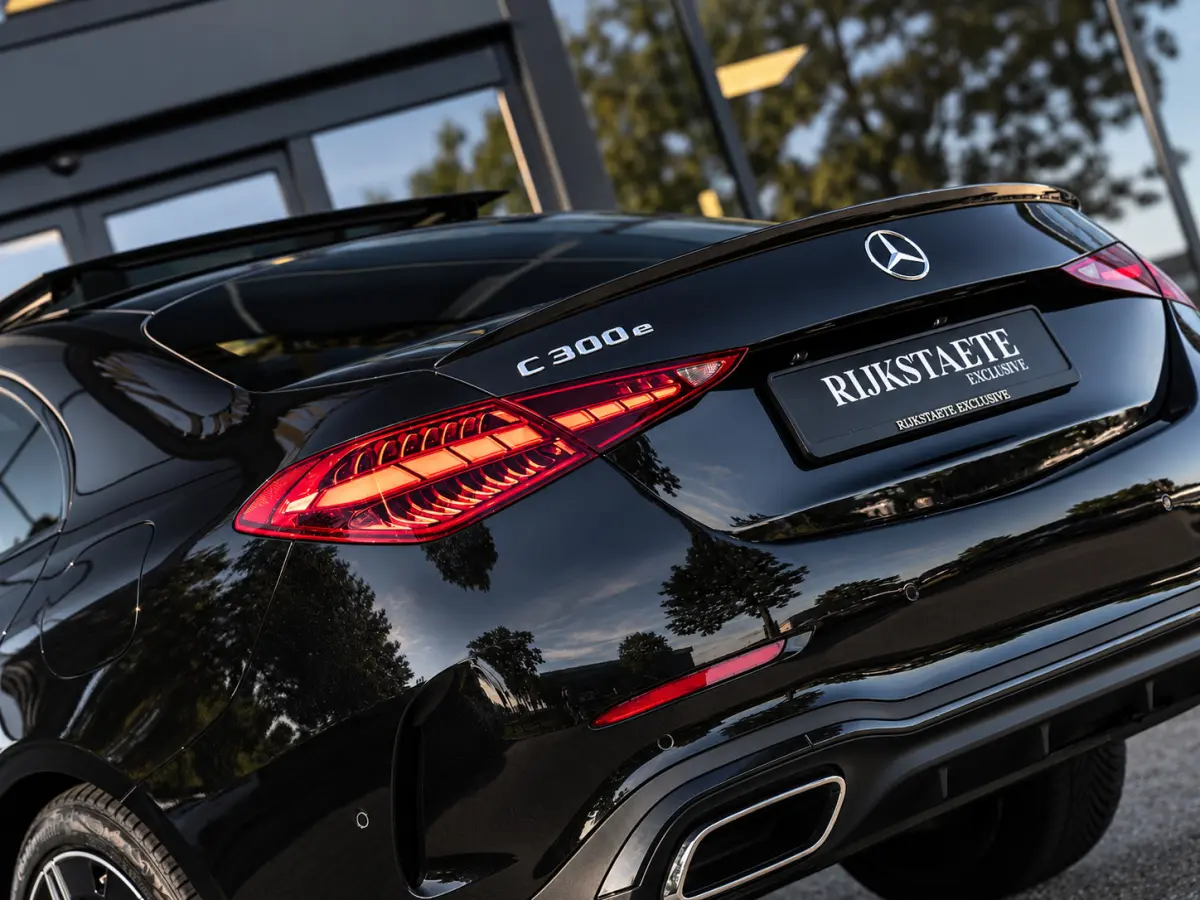 C300e AMG|PANO|BURMESTER|MASSAGE|360°|18''