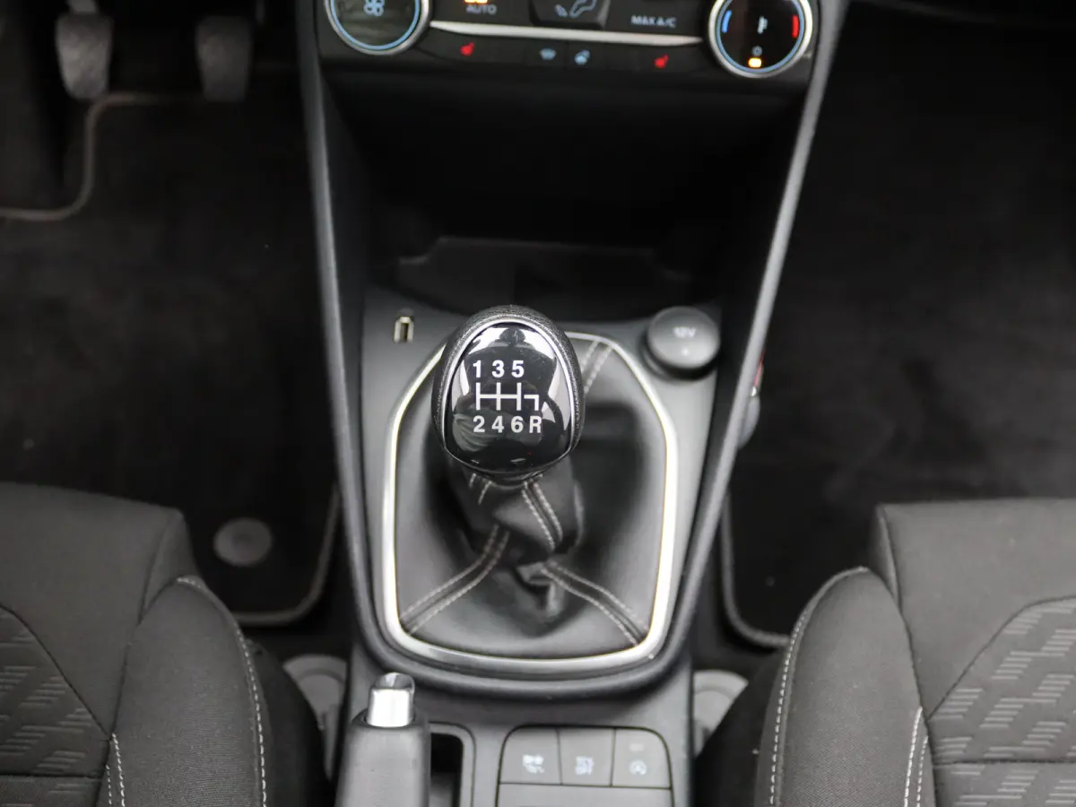 1.0 EcoBoost Hybrid Titanium | Airco (automatisch) | Boordcomputer | Cruise control