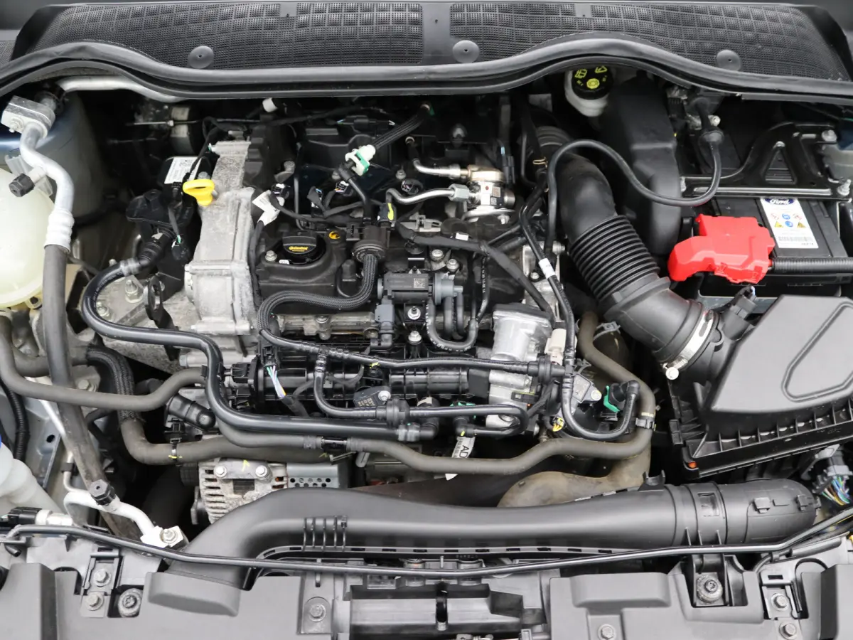 1.0 EcoBoost Hybrid Titanium | Airco (automatisch) | Boordcomputer | Cruise control
