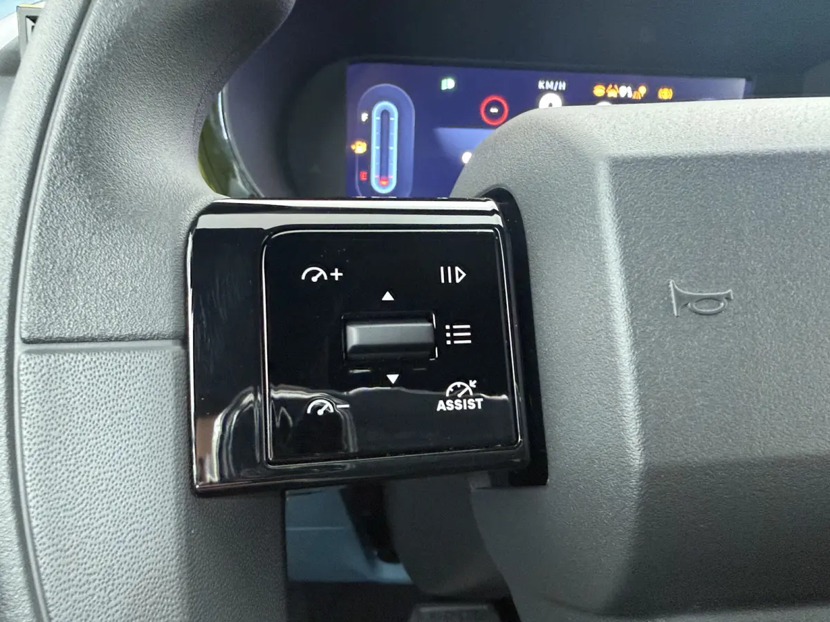 Icon | 10,25" touchscreen radio met Bluetooth, DAB & USB | Airconditioning handmatig | Cruise Control incl. speed limiter