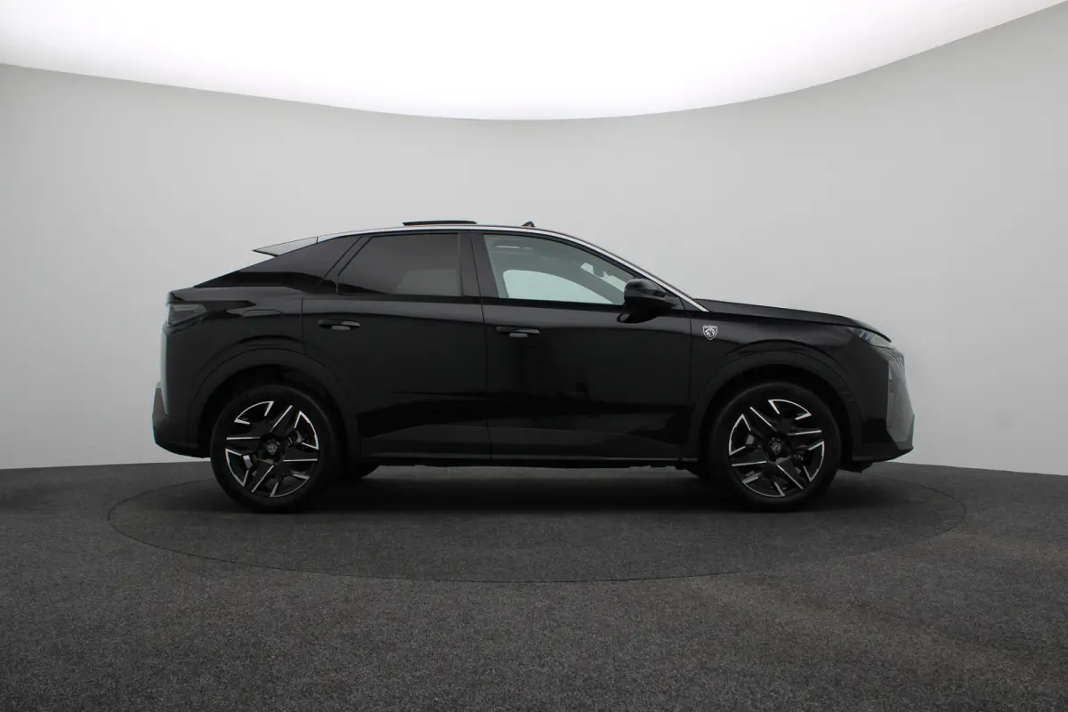 € 4000,- Voorraad Voordeel | 1.2 Hybrid 145 GT | Achteruitrijcamera | Elektrisch glazen panorama-dak | Elektrisch verstelb. bestuurdersstoel met geheugen