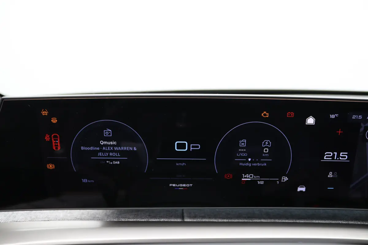 € 4000,- Voorraad Voordeel | 1.2 Hybrid 145 GT | Achteruitrijcamera | Elektrisch glazen panorama-dak | Elektrisch verstelb. bestuurdersstoel met geheugen