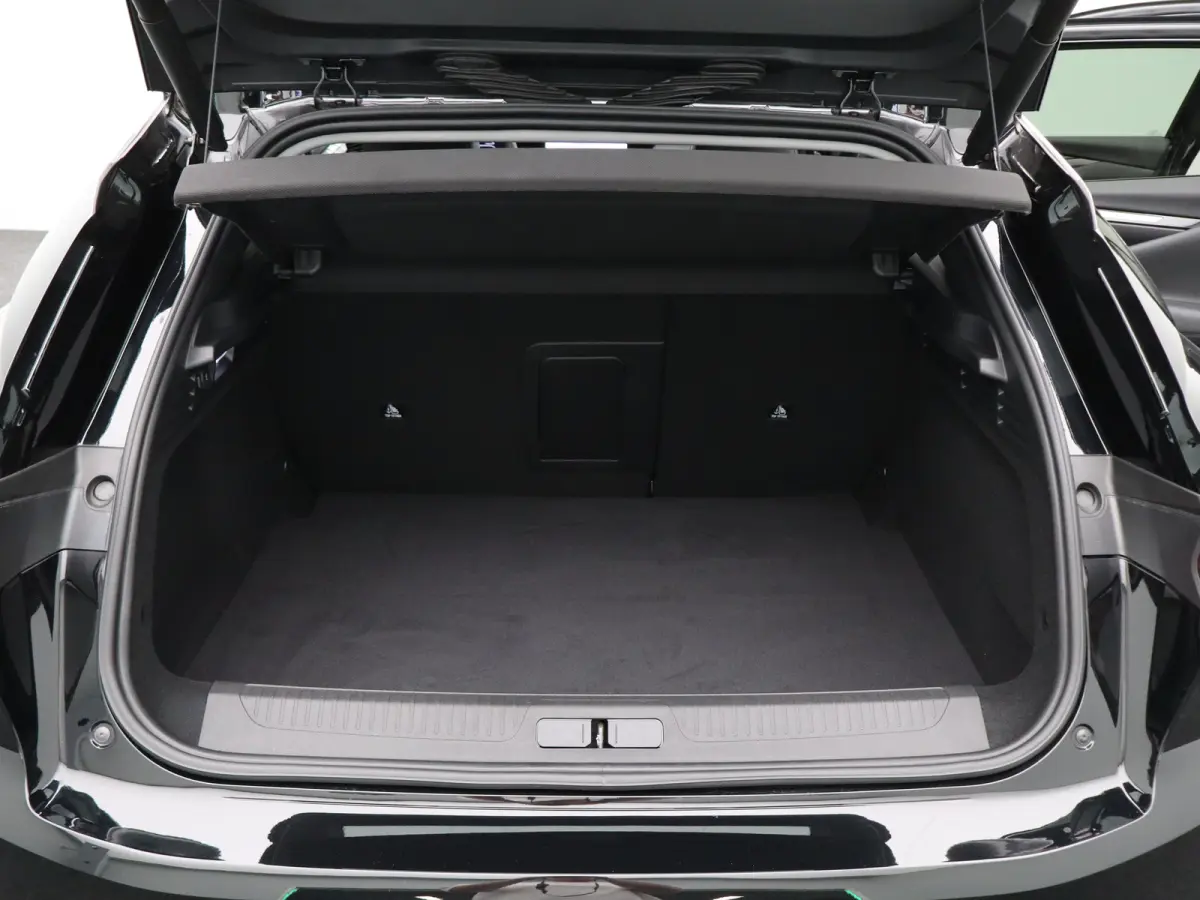 E-Tense Pallas Comfort Tech Pack 58.3 kWh 99% SOH | 8 Jaar Garantie | Carplay | Elektrisch Verstelbare Bestuurderstoel | 19" Lichtmetalen Velgen | 360* Graden Camera | Parkeersensoren Voor e