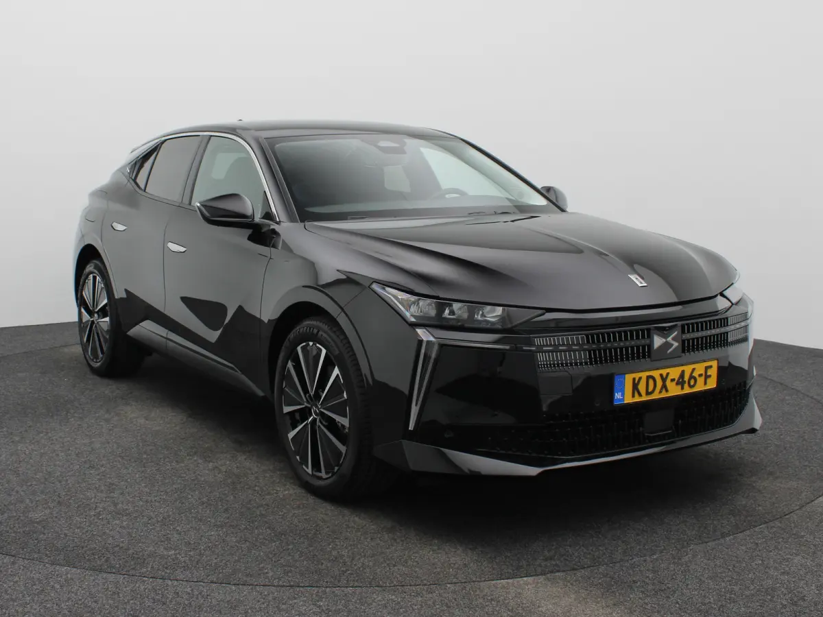 E-Tense Pallas Comfort Tech Pack 58.3 kWh 99% SOH | 8 Jaar Garantie | Carplay | Elektrisch Verstelbare Bestuurderstoel | 19" Lichtmetalen Velgen | 360* Graden Camera | Parkeersensoren Voor e