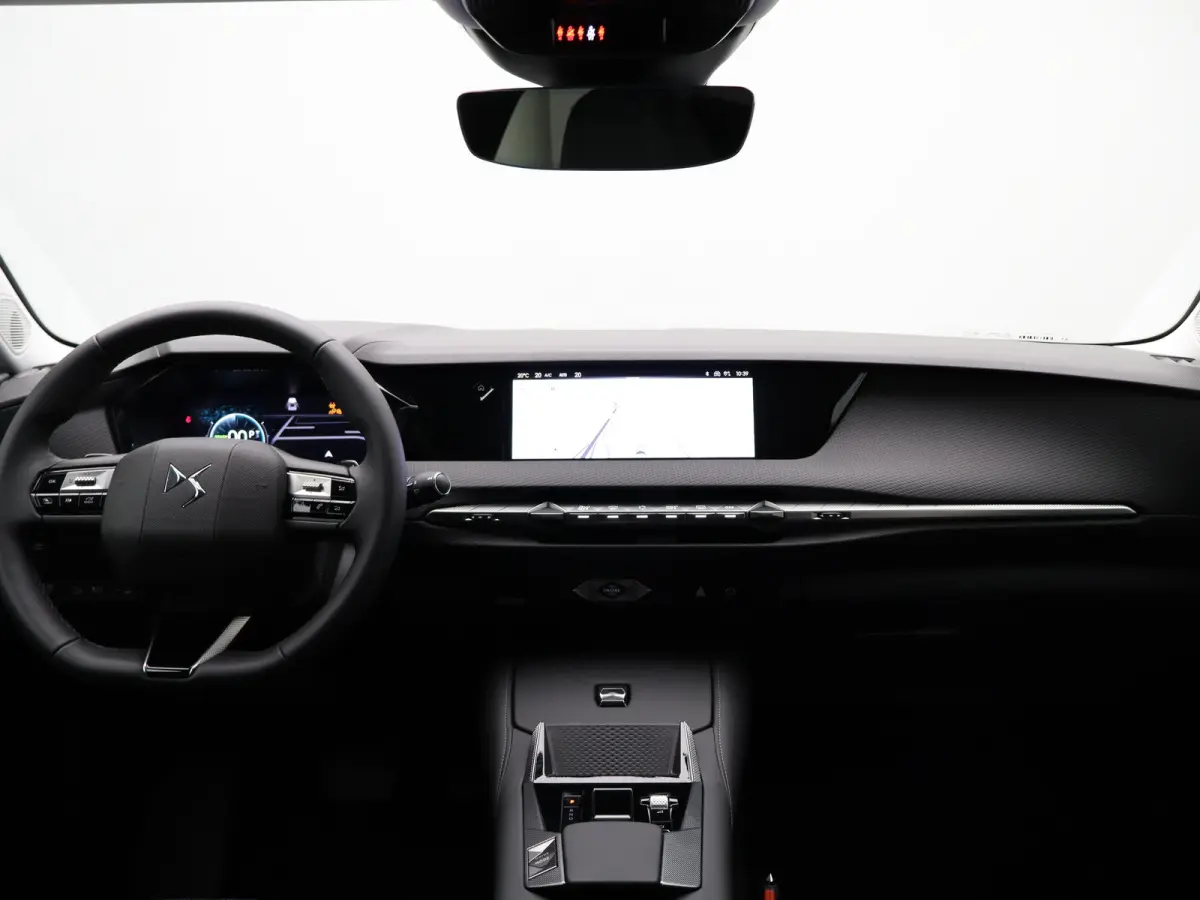 E-Tense Pallas Comfort Tech Pack 58.3 kWh 99% SOH | 8 Jaar Garantie | Carplay | Elektrisch Verstelbare Bestuurderstoel | 19" Lichtmetalen Velgen | 360* Graden Camera | Parkeersensoren Voor e