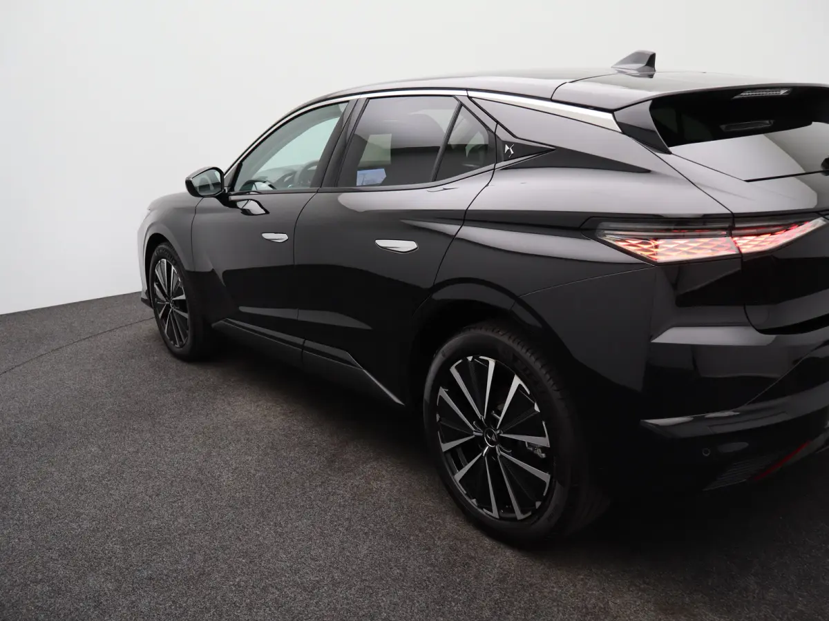 E-Tense Pallas Comfort Tech Pack 58.3 kWh 99% SOH | 8 Jaar Garantie | Carplay | Elektrisch Verstelbare Bestuurderstoel | 19" Lichtmetalen Velgen | 360* Graden Camera | Parkeersensoren Voor e