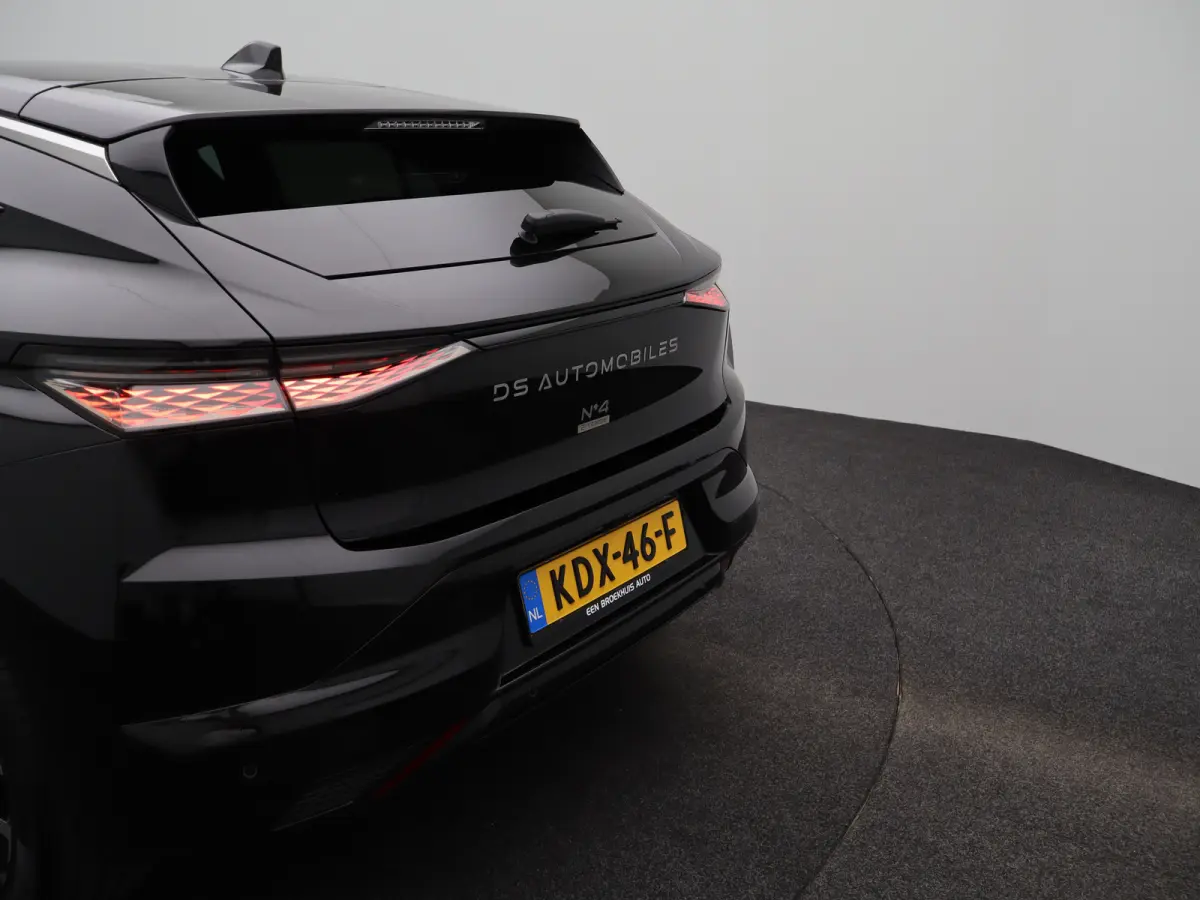 E-Tense Pallas Comfort Tech Pack 58.3 kWh 99% SOH | 8 Jaar Garantie | Carplay | Elektrisch Verstelbare Bestuurderstoel | 19" Lichtmetalen Velgen | 360* Graden Camera | Parkeersensoren Voor e