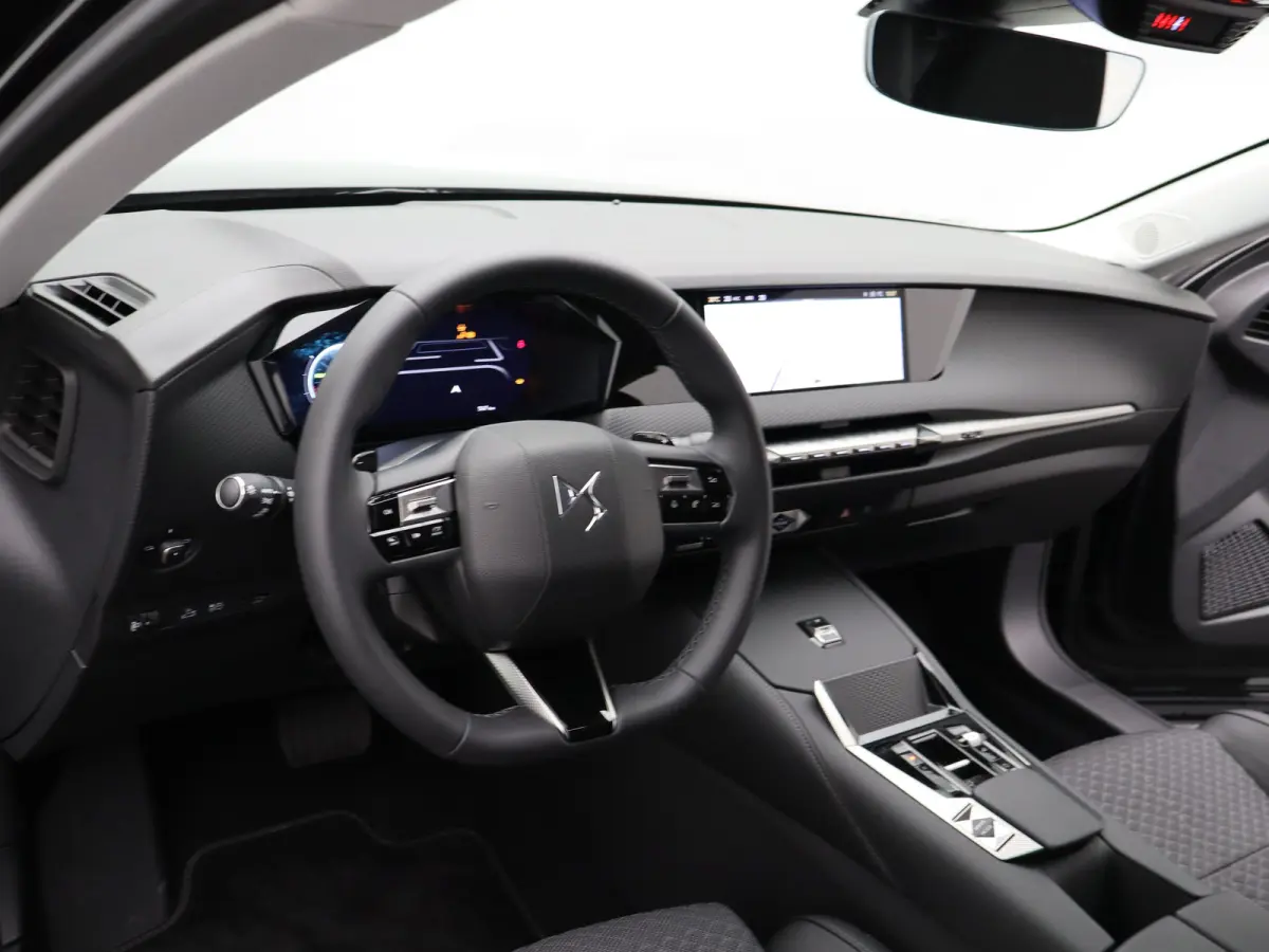 E-Tense Pallas Comfort Tech Pack 58.3 kWh 99% SOH | 8 Jaar Garantie | Carplay | Elektrisch Verstelbare Bestuurderstoel | 19" Lichtmetalen Velgen | 360* Graden Camera | Parkeersensoren Voor e