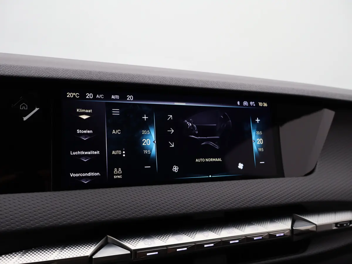 E-Tense Pallas Comfort Tech Pack 58.3 kWh 99% SOH | 8 Jaar Garantie | Carplay | Elektrisch Verstelbare Bestuurderstoel | 19" Lichtmetalen Velgen | 360* Graden Camera | Parkeersensoren Voor e