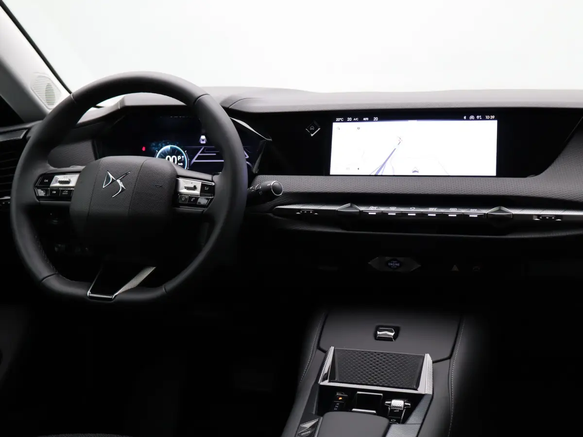 E-Tense Pallas Comfort Tech Pack 58.3 kWh 99% SOH | 8 Jaar Garantie | Carplay | Elektrisch Verstelbare Bestuurderstoel | 19" Lichtmetalen Velgen | 360* Graden Camera | Parkeersensoren Voor e
