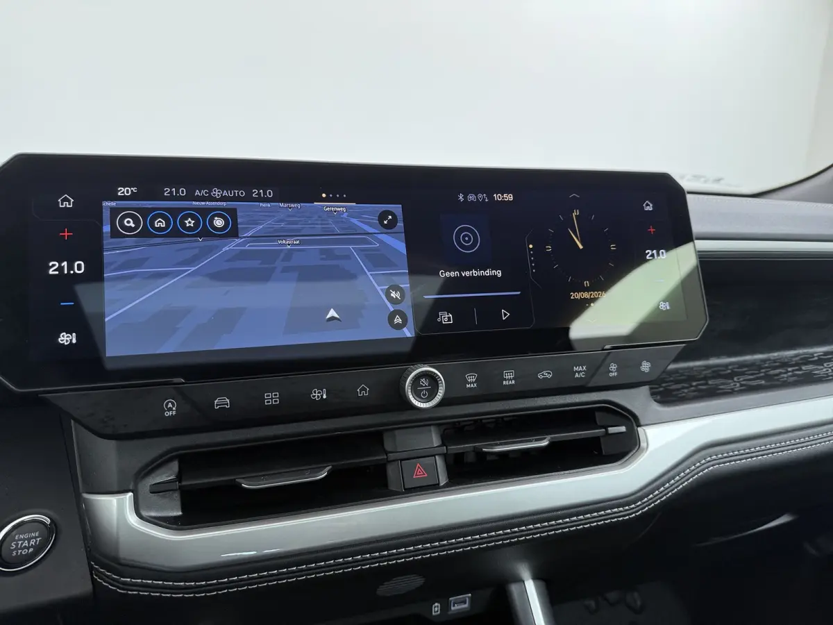 First Edition Mild Hybrid | 10" digitaal instrumentencluster | 11 kW boordlader (alleen op elektrisch) | 16" infotainment scherm