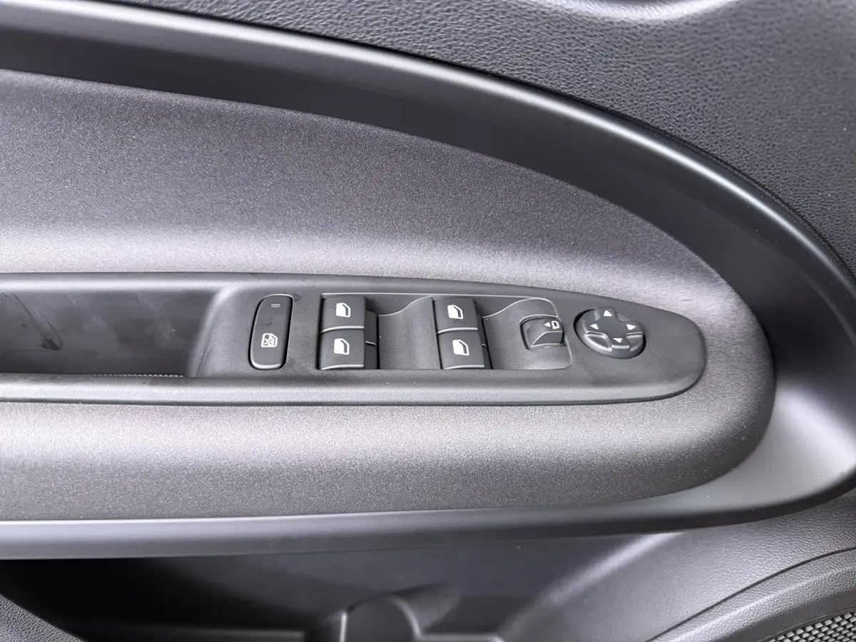 Ibrida Ti | 10,1" infotainment systeem | 10,25" digitaal instrumentarium | 18" lichtmetalen velgen - Fori