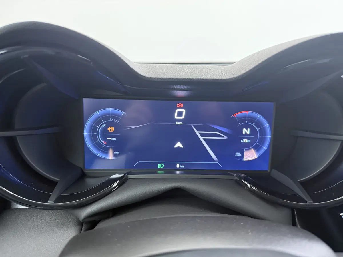 Ibrida Ti | 10,1" infotainment systeem | 10,25" digitaal instrumentarium | 18" lichtmetalen velgen - Fori
