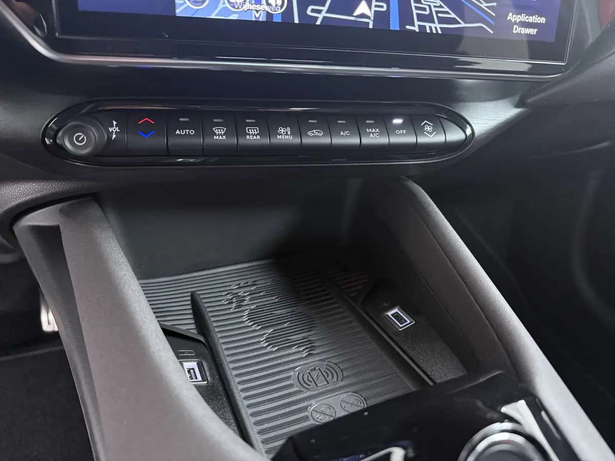 Ibrida Ti | 10,1" infotainment systeem | 10,25" digitaal instrumentarium | 18" lichtmetalen velgen - Fori