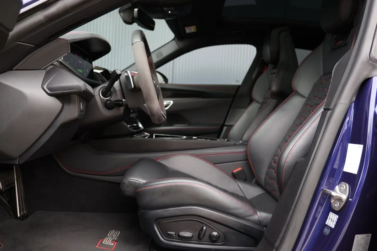 RS 93 kWh | head-up | massage stoel(en) | B&O | laser led | 4-wielsturing | luchtvering | 22 inch vossen | BTW