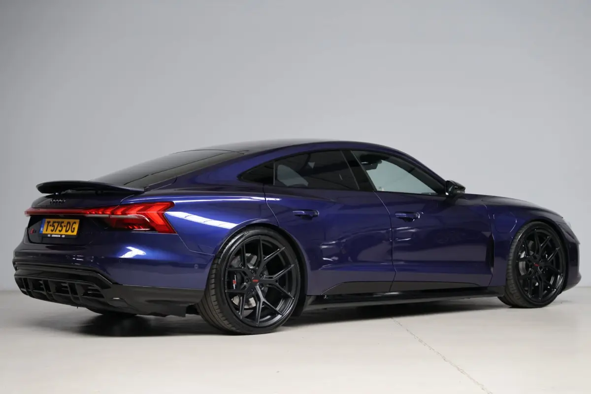 RS 93 kWh | head-up | massage stoel(en) | B&O | laser led | 4-wielsturing | luchtvering | 22 inch vossen | BTW