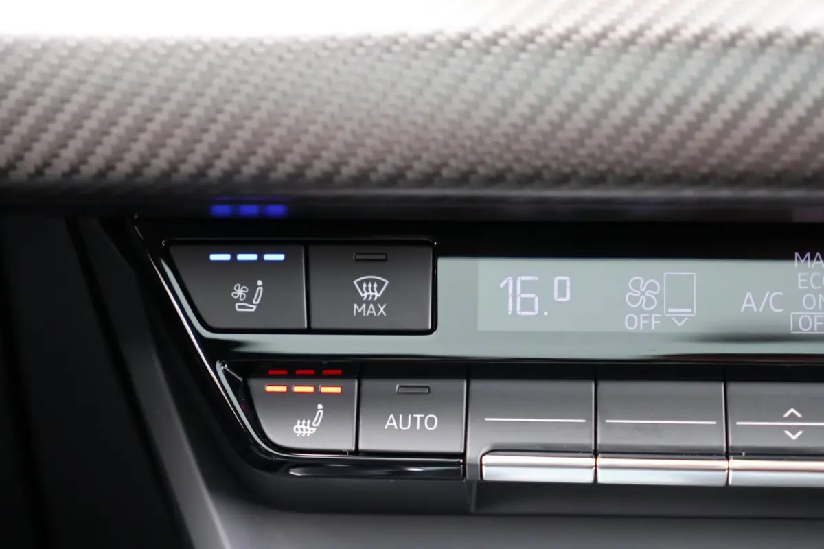 RS 93 kWh | head-up | massage stoel(en) | B&O | laser led | 4-wielsturing | luchtvering | 22 inch vossen | BTW