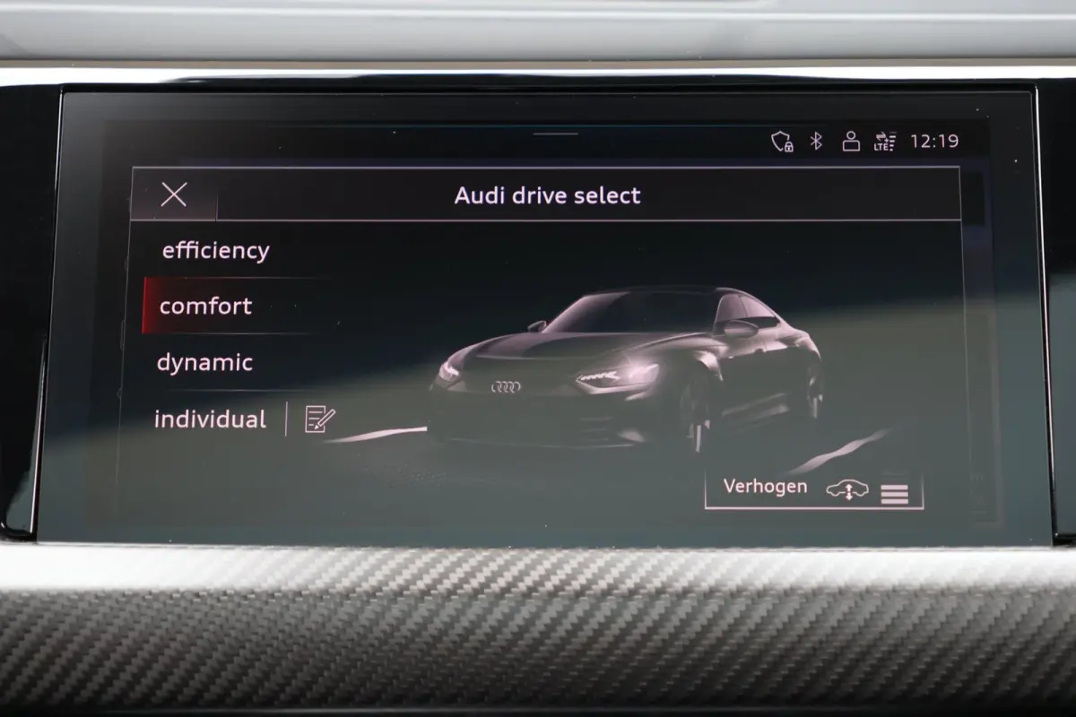 RS 93 kWh | head-up | massage stoel(en) | B&O | laser led | 4-wielsturing | luchtvering | 22 inch vossen | BTW