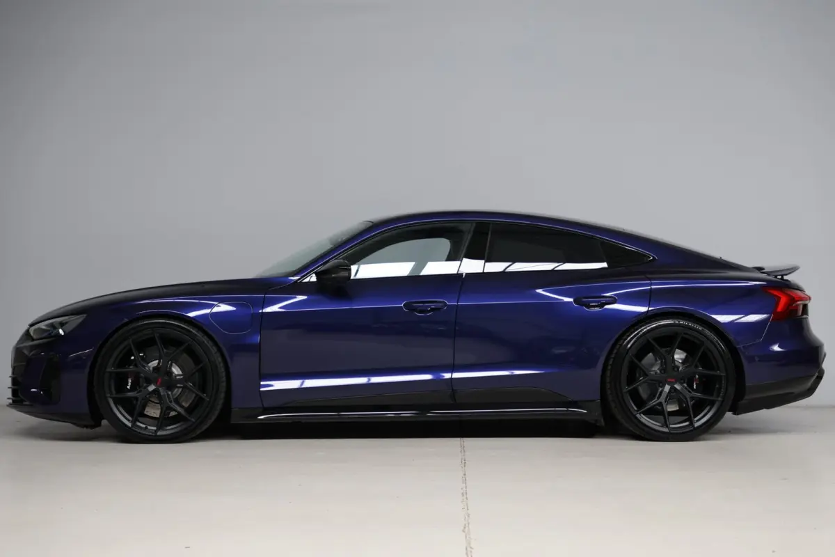 RS 93 kWh | head-up | massage stoel(en) | B&O | laser led | 4-wielsturing | luchtvering | 22 inch vossen | BTW