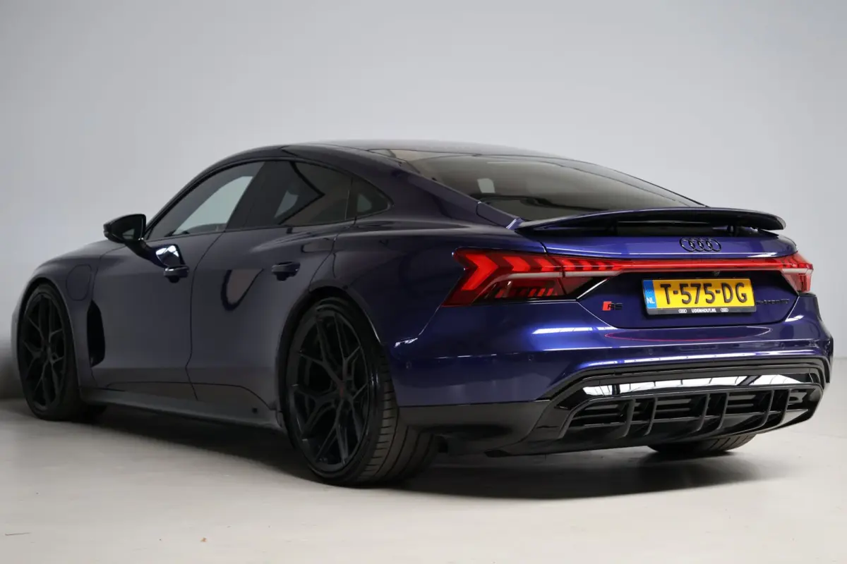RS 93 kWh | head-up | massage stoel(en) | B&O | laser led | 4-wielsturing | luchtvering | 22 inch vossen | BTW