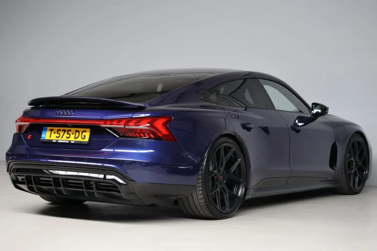 RS 93 kWh | head-up | massage stoel(en) | B&O | laser led | 4-wielsturing | luchtvering | 22 inch vossen | BTW