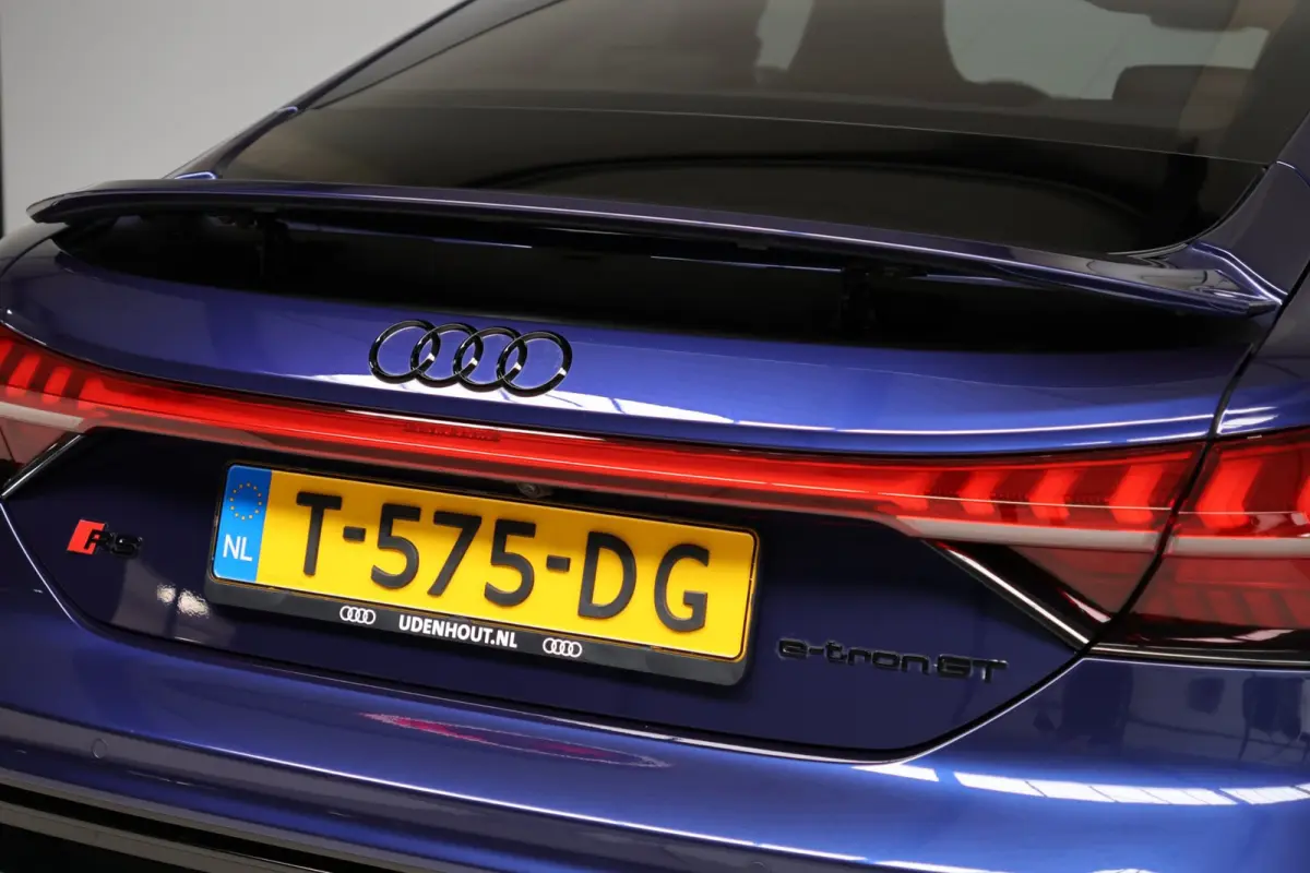 RS 93 kWh | head-up | massage stoel(en) | B&O | laser led | 4-wielsturing | luchtvering | 22 inch vossen | BTW