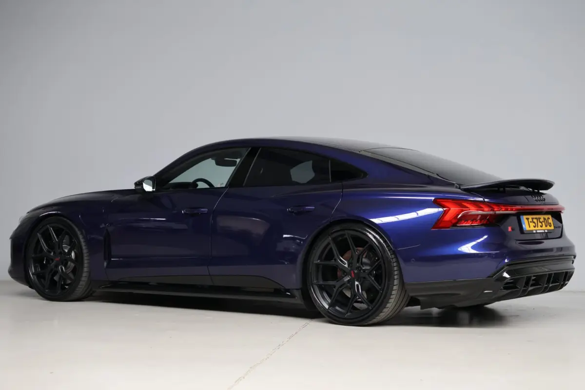 RS 93 kWh | head-up | massage stoel(en) | B&O | laser led | 4-wielsturing | luchtvering | 22 inch vossen | BTW