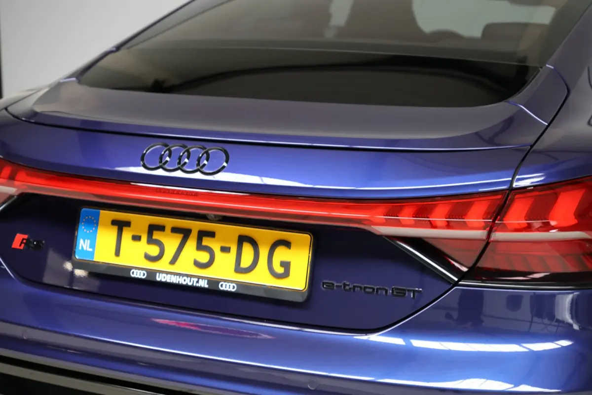 RS 93 kWh | head-up | massage stoel(en) | B&O | laser led | 4-wielsturing | luchtvering | 22 inch vossen | BTW