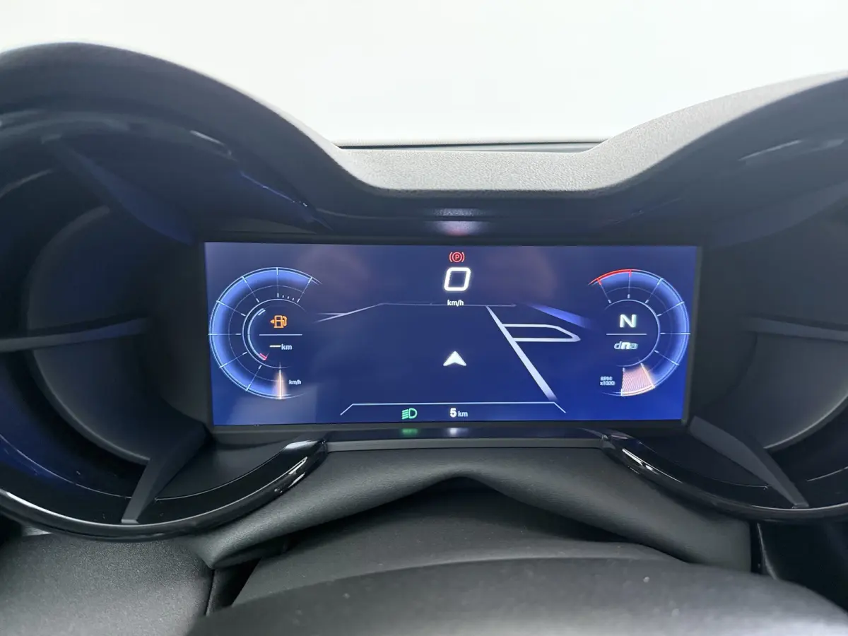 Ibrida Ti | 10,1" infotainment systeem | 10,25" digitaal instrumentarium | 18" lichtmetalen velgen - Fori