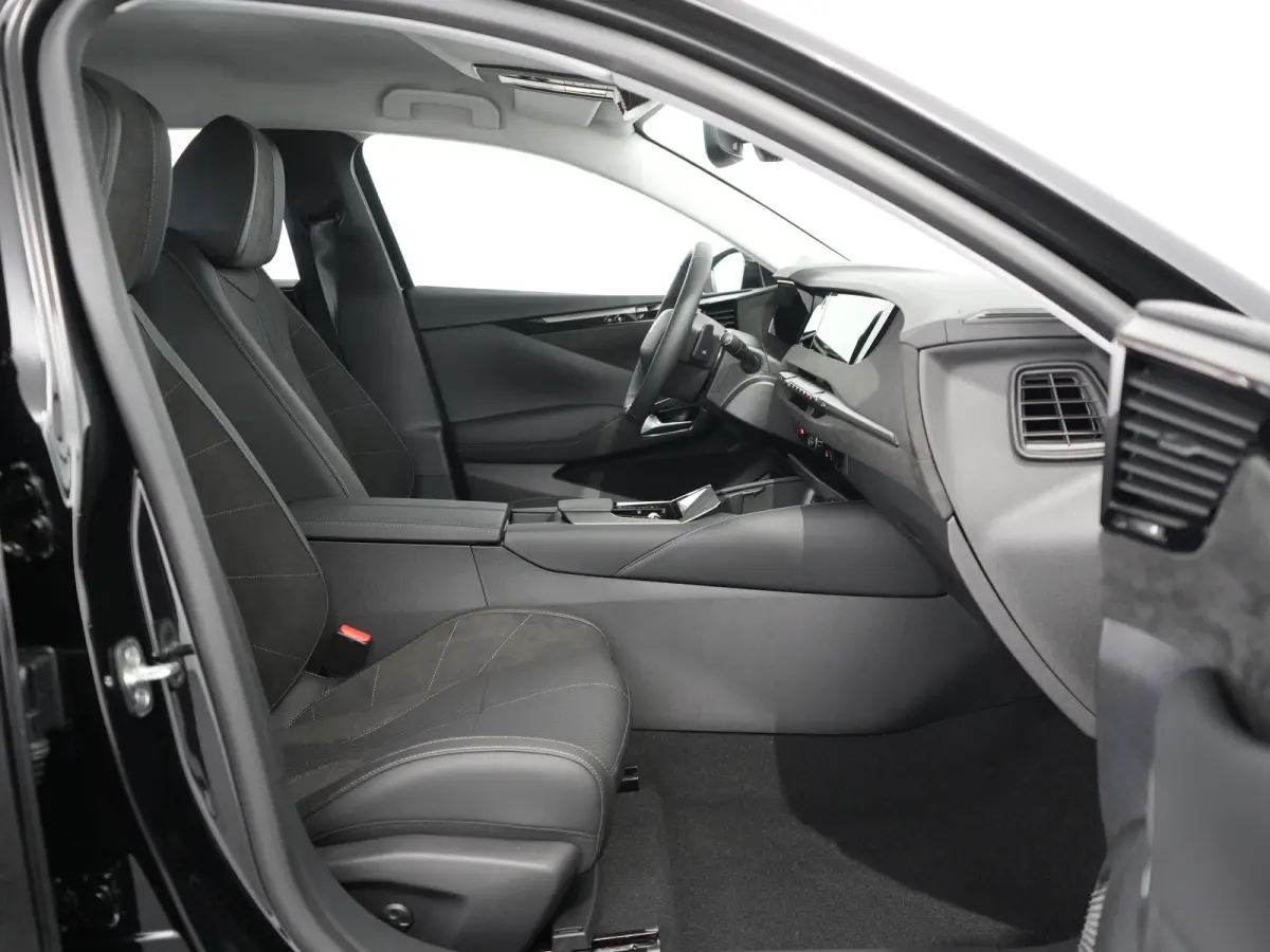 1.2 Hybrid 136 Edition France | 19" Lichtmetalen velgen LIMA | Adaptive Cruise Control met Stop&Go functie | Cruise control adaptief met Stop&Go en stuurhulp
