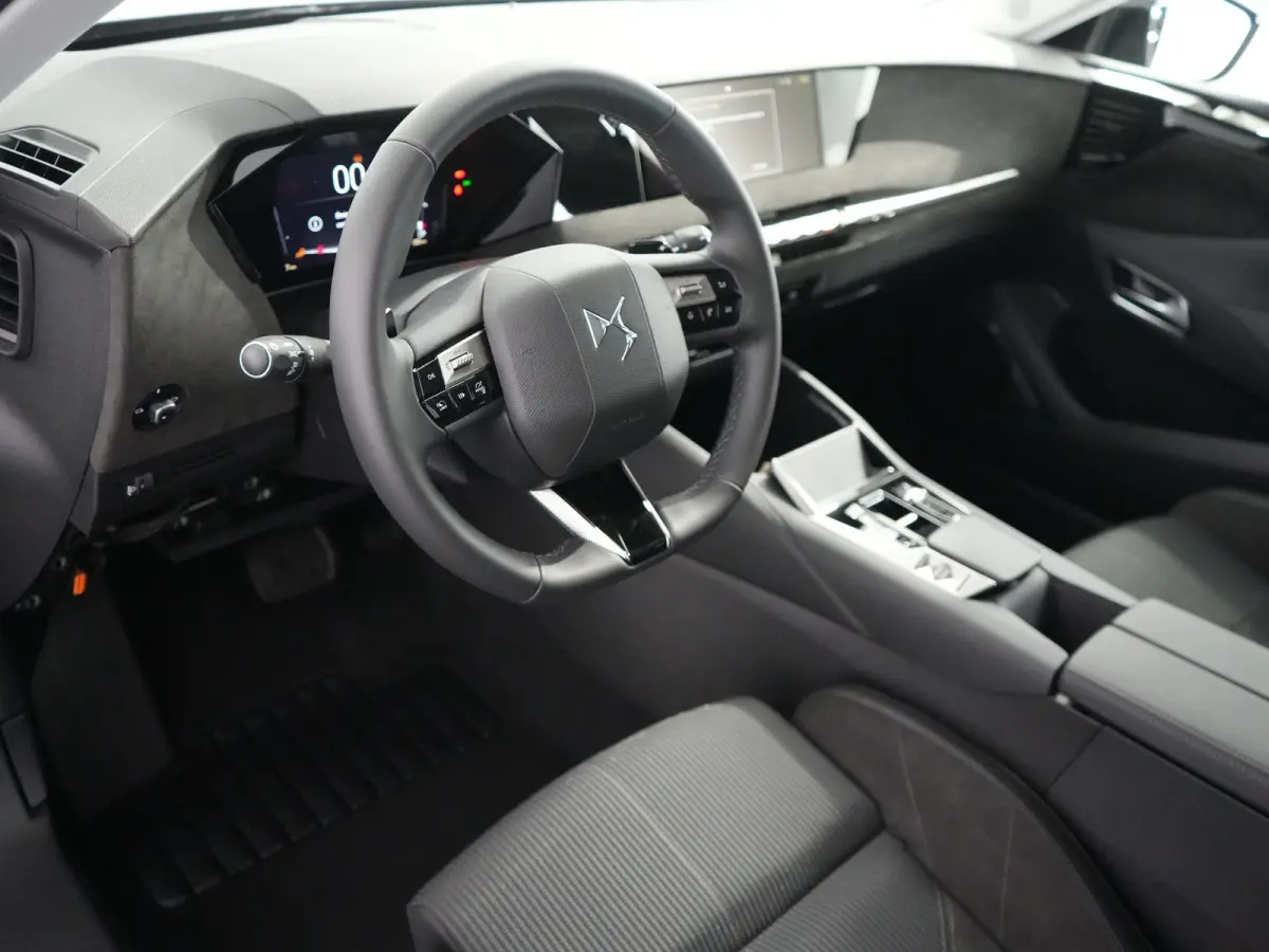 1.2 Hybrid 136 Edition France | 19" Lichtmetalen velgen LIMA | Adaptive Cruise Control met Stop&Go functie | Cruise control adaptief met Stop&Go en stuurhulp